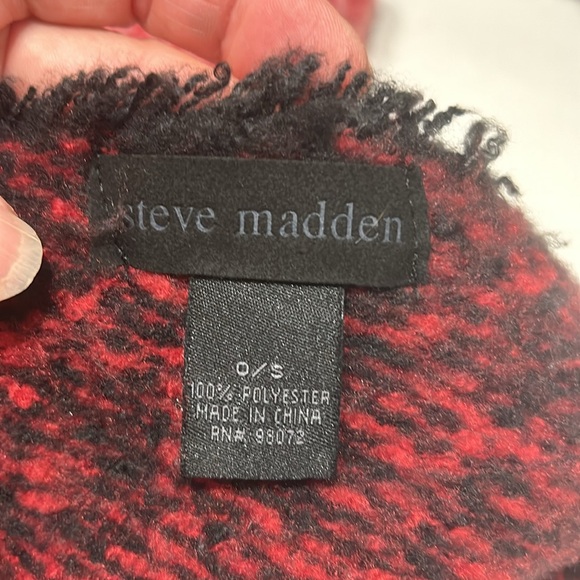 Steve Madden scarf/wrap - Picture 4 of 4